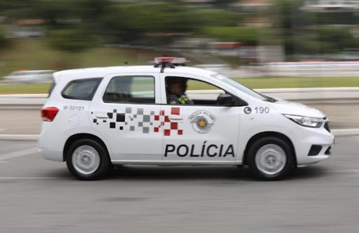 Filho tenta agredir a mãe que o denúncia para a polícia por ser foragido