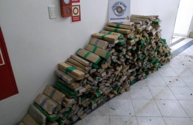 Mais de 860 quilos de maconha são apreendidos pela Polícia Rodoviária de Assis
