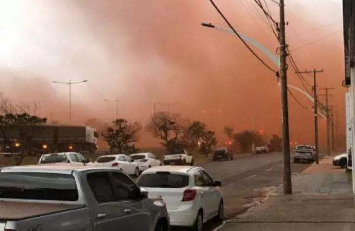 Nuvens e ventania voltam a assustar moradores do centro Oeste-Paulista