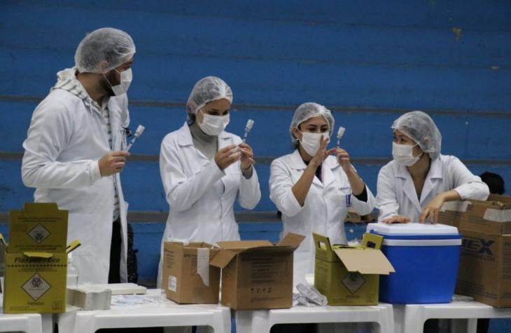 Mutirão em Marília vacina acima de 55 sem comorbidades, professores universitários e Educação; cadastre