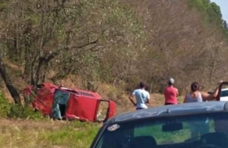 Mulher morre e criança fica ferida após capotamento na rodovia Jaú-Brotas