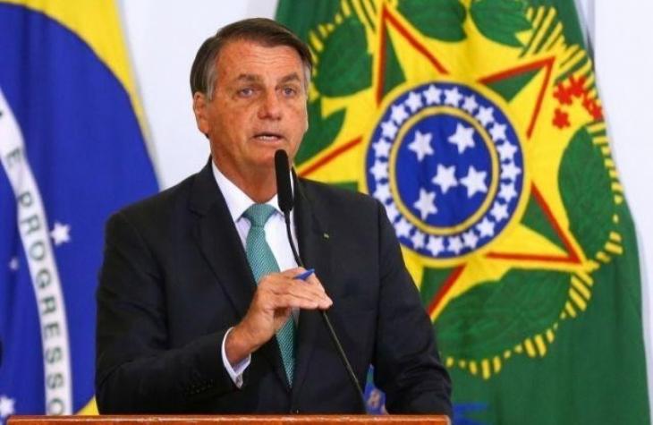 Bolsonaro veta distribuição gratuita de absorventes à mulheres em situação de rua e de baixa renda