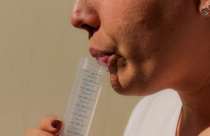 Novo teste rápido detecta coronavírus na saliva e também indica a carga viral