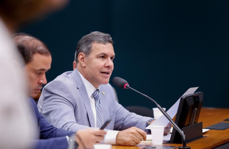 CAPITÃO AUGUSTO VOTA CONTRA VOLTA DO IMPOSTO DPVAT