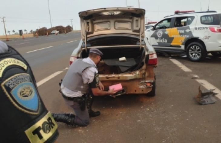 Polícia Rodoviária Estadual prende mulher transportando uma enorme quantidade de cocaína