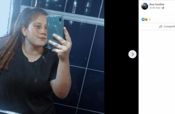 Garota de 16 anos morre após ser atropelada por moto enquanto filmava o namorado fazer manobras
