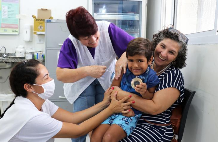 Prefeito Daniel Alonso amplia campanha contra a influenza para toda população