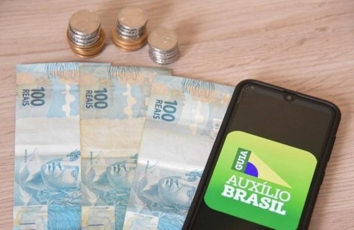 Auxilio Brasil ainda depende de aprovação da pec e deve atender 14,6 Milhões de pessoas