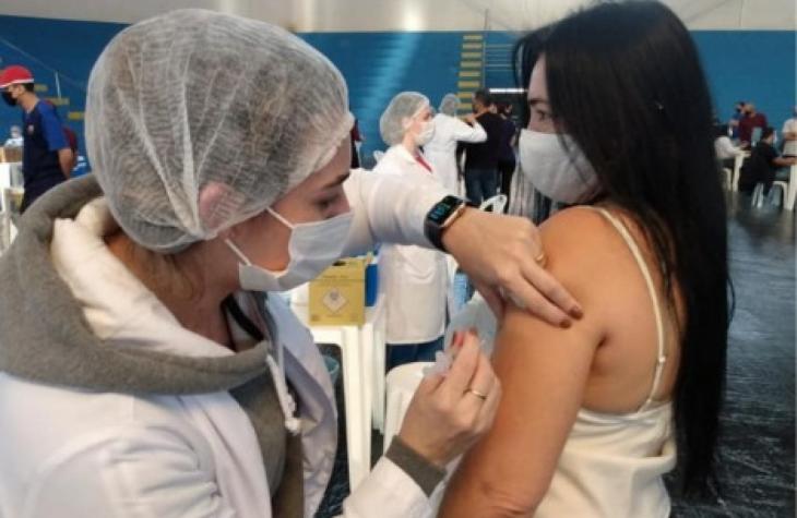 Pessoas de 35 anos e mais receberão a 2ª dose da vacina contra covid quinta-feira (23)