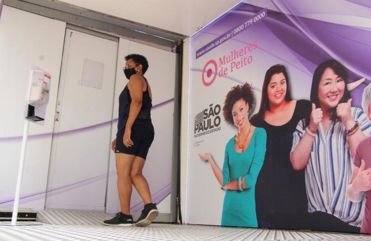 Carreta da Mamografia inicia exames em Marília