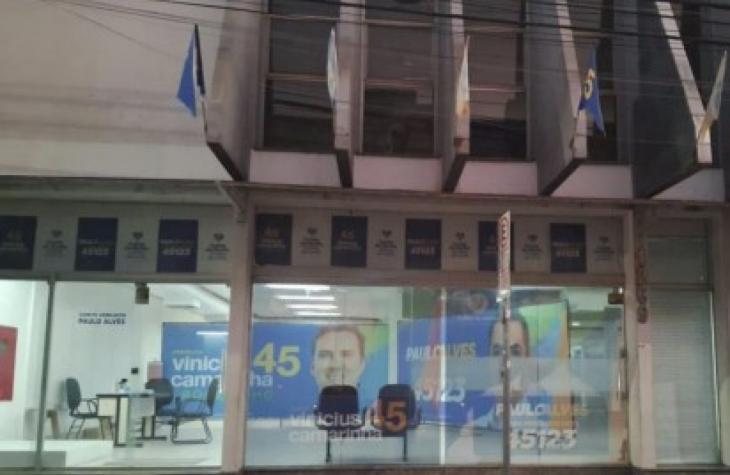 Juiz eleitoral reconhece abuso e manda fechar comitês irregulares de Vinicius Camarinha