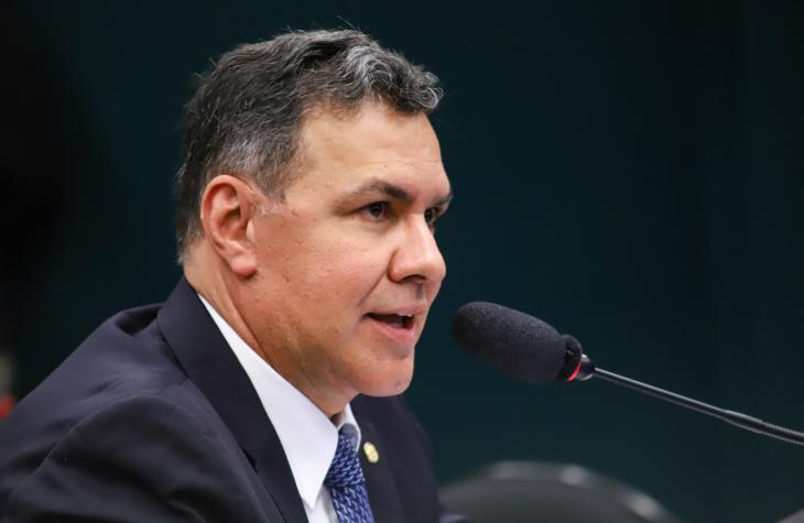 Capitão Augusto (PL) protocola pedido de impeachment contra Lula 
