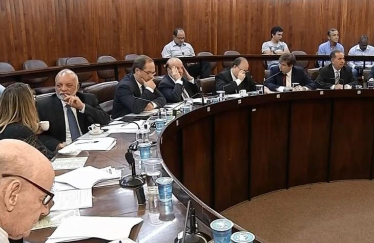 Reajuste salarial de vereadores gera discussão na 1ª sessão das Câmaras Municipais de Marília e Bastos