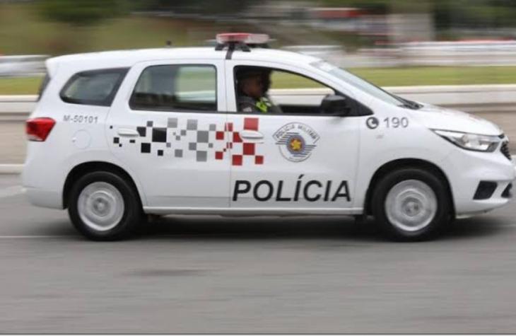 Pintor empurra, dá soco, chuta mulher e é preso no Centro