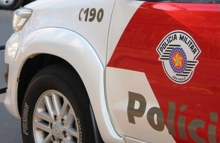 Homem é preso por agredir e expulsar mulher com criança da casa em Marília
