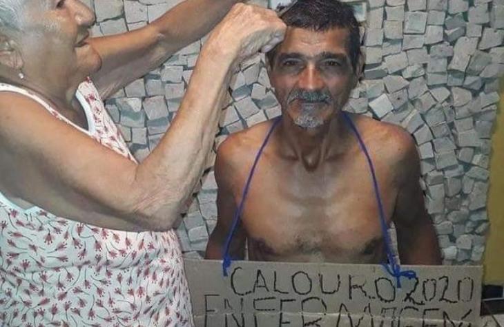 Aos 90 anos, mãe raspa cabelo de filho de 60 aprovado em enfermagem na federal 