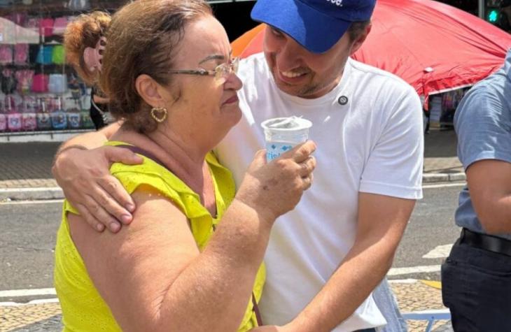 Vinicius prometeu material escolar em um mês, mas ainda não entregou