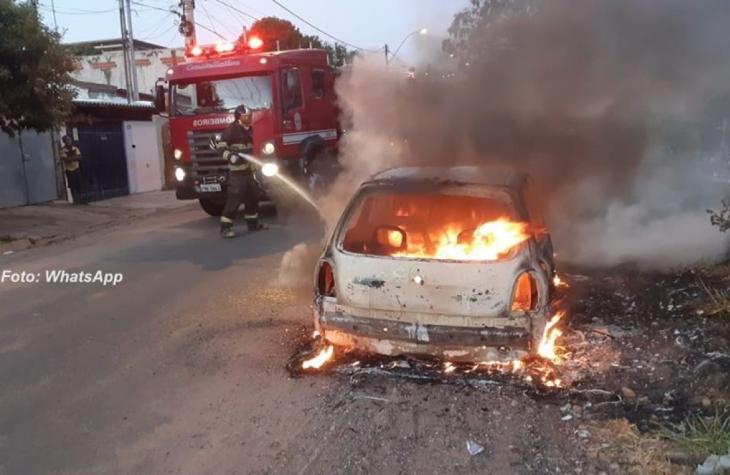 Carro furtado em Marília é encontrado incendiado