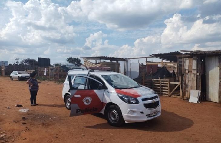 Polícia resgata homem que havia sido sequestrado e era mentido em favela em Bauru
