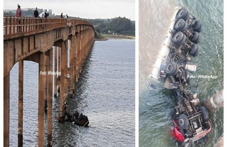 CARRETA DESPENCA DE PONTE EM RIO NA REGIÃO.