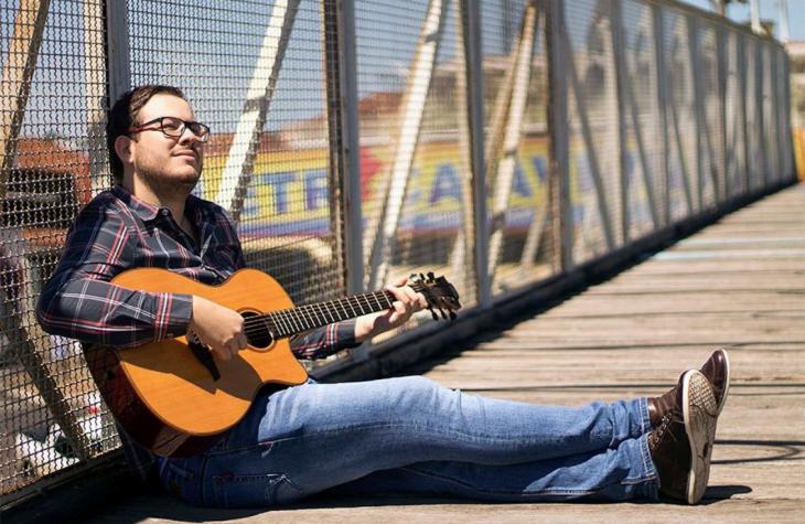 Mariliense Lucas Ferreira é finalista em festival de música da TV Evangelizar