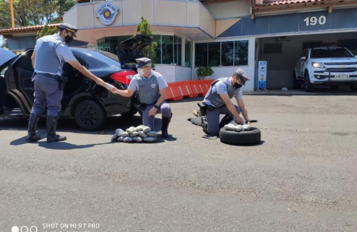 Condutor é preso com veículo carregado de Skunk