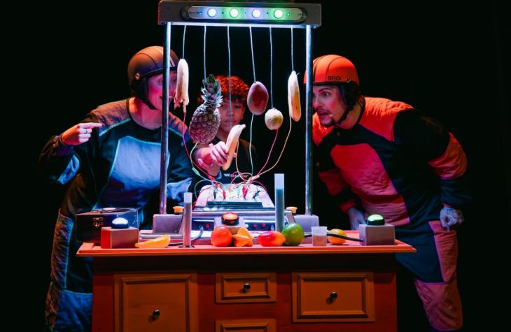 Ciência vira música e diversão no palco: Fabuloso Laboratório chega gratuitamente a Quintana e Bauru