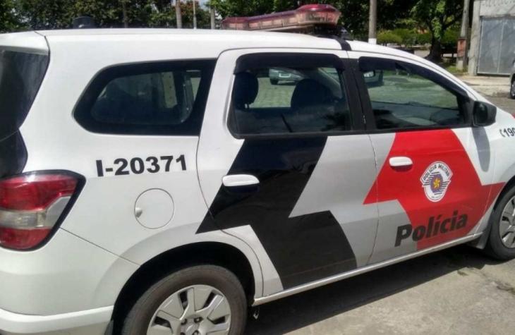 Ladrão descontrolado agride policiais em prisão