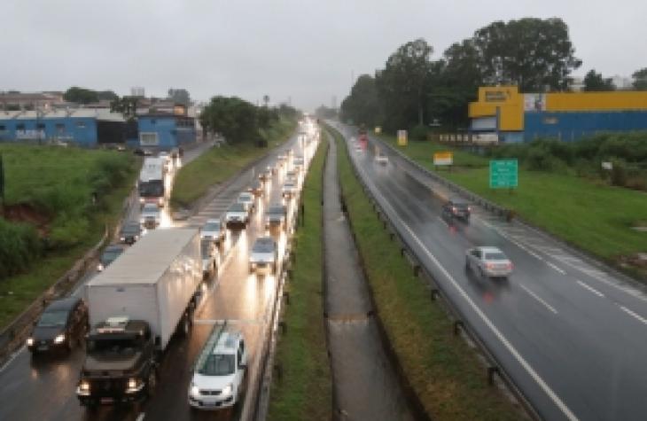Três acidentes resultam em um congestionamento na Marechal Rondon