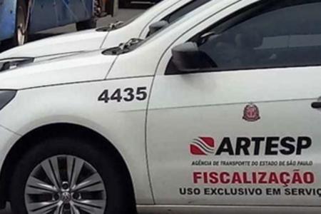 Artesp fiscaliza transporte entre cidades e multa 13 em Marília e região